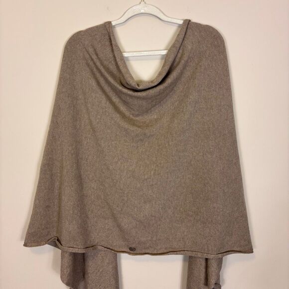 Mersea Light Brown Fringe Bottom Short Sleeve Sweater - Picture 6 of 9